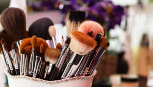 Scopri di più sull'articolo Come pulire i pennelli e gli altri accessori per il make up
