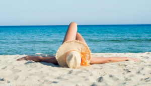 Scopri di più sull'articolo I benefici della sabbia di mare sulla pelle