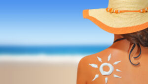 Scopri di più sull'articolo Melanoma, come evitare il rischio con la corretta esposizione al sole