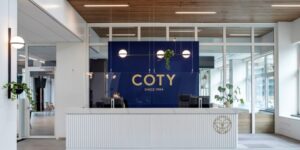 Scopri di più sull'articolo Coty alza le stime per il 2024, a trainare le sue attività di prestigio